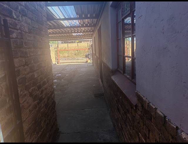 4 BEDROOM HOUSE FOR SALE IN PRETORIA WEST